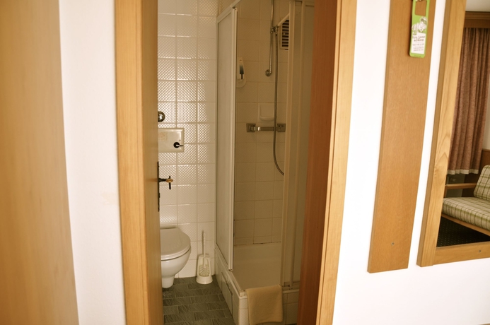 Imagen de la habitación del Hotel Hirsch, Freudenstadt. Foto 3