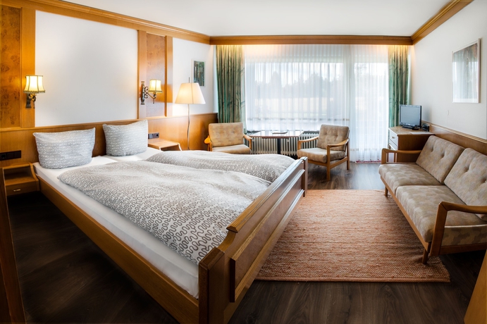 Imagen de la habitación del Hotel Hirsch, Freudenstadt. Foto 10