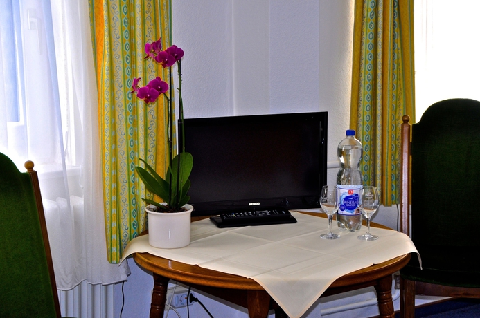 Imagen de la habitación del Hotel Hirsch, Freudenstadt. Foto 17