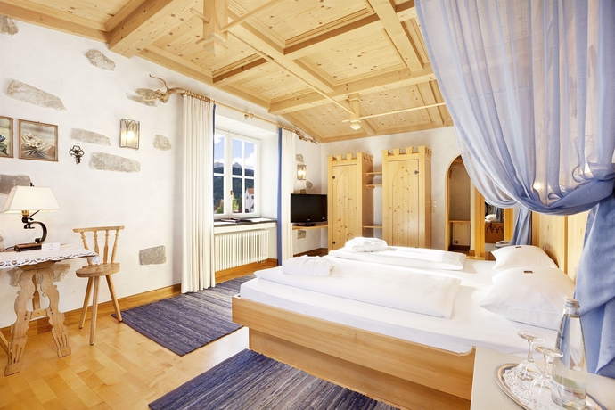 Imagen de la habitación del Hotel Hirsch, Fussen. Foto 5