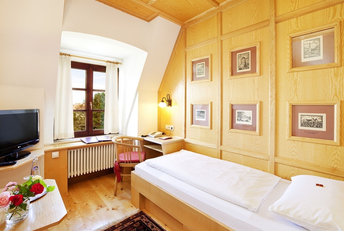 Imagen de la habitación del Hotel Hirsch, Fussen. Foto 7