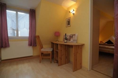 Imagen de la habitación del Hotel Hirsch Garni. Foto 5