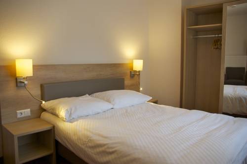Imagen de la habitación del Hotel Hirsch, Kehl. Foto 10