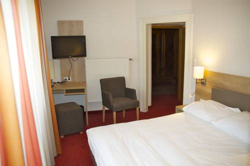 Imagen de la habitación del Hotel Hirsch, Kehl. Foto 11