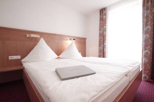 Imagen de la habitación del Hotel Hirsch, Kehl. Foto 12