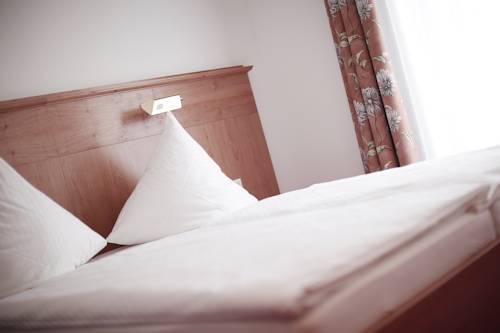 Imagen de la habitación del Hotel Hirsch, Kehl. Foto 14