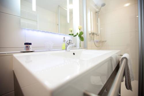 Imagen de la habitación del Hotel Hirsch, Leonberg. Foto 16