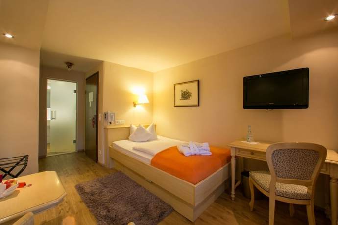 Imagen de la habitación del Hotel Hirsch, Oberstaufen. Foto 13