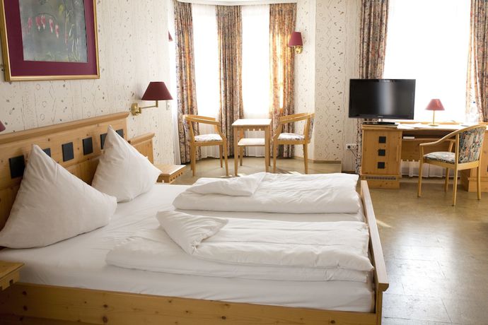 Imagen de la habitación del Hotel Hirsch, Oberzent. Foto 9
