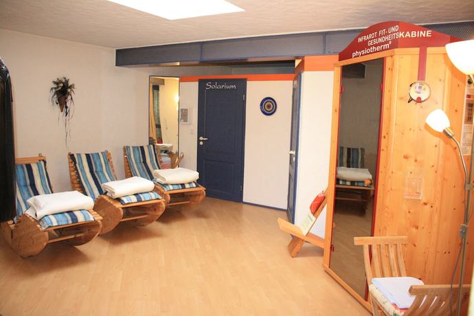 Imagen de la piscina del Hotel Hirsch, Oberzent. Foto 16