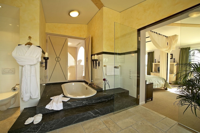 Imagen de la habitación del Hotel Hirschen, Friburgo. Foto 9