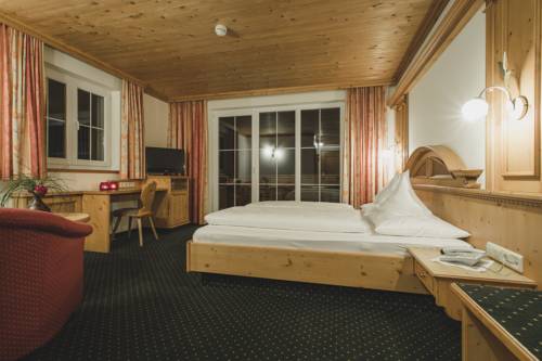 Imagen de la habitación del Hotel Hirschen, Silbertal. Foto 9