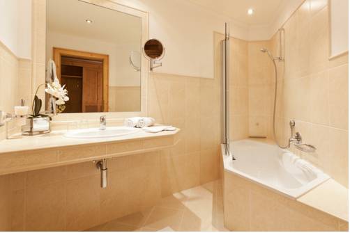 Imagen de la habitación del Hotel Hirschen, Silbertal. Foto 12
