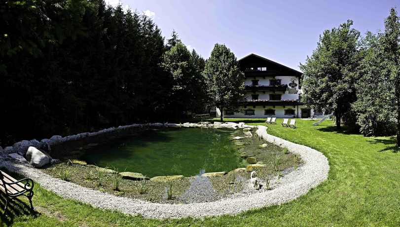 Imagen de la piscina del Hotel Hirschentenne. Foto 17