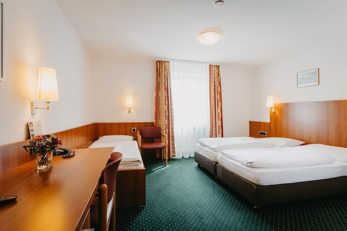 Imagen de la habitación del Hotel Hirschenwirt. Foto 11