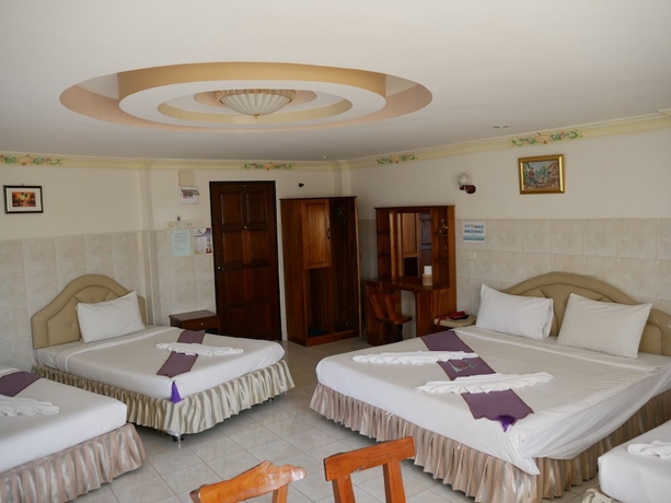 Imagen de la habitación del Hotel Hirun Grand. Foto 6