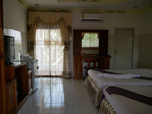 Imagen de la habitación del Hotel Hirun Grand. Foto 9