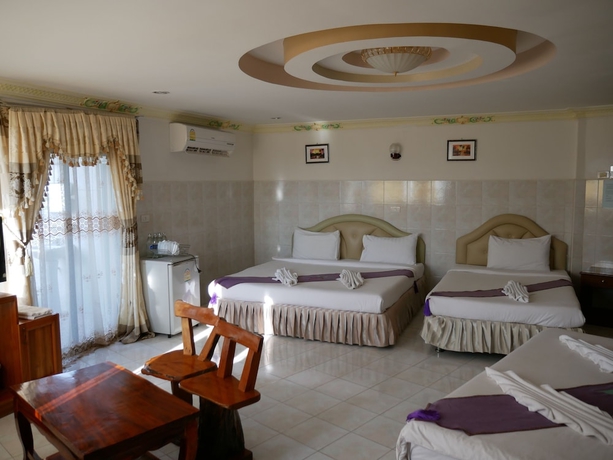 Imagen de la habitación del Hotel Hirun Grand. Foto 12