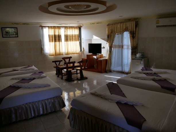 Imagen de la habitación del Hotel Hirun Grand. Foto 14