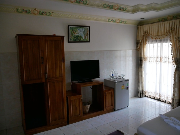 Imagen de la habitación del Hotel Hirun Grand. Foto 16