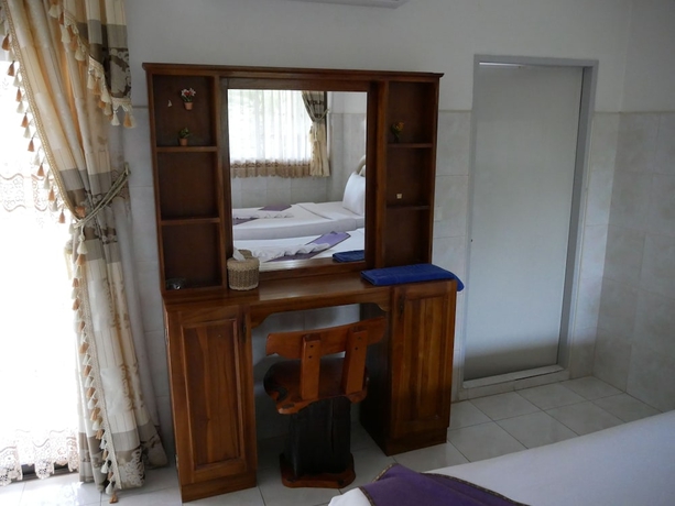 Imagen de la habitación del Hotel Hirun Grand. Foto 17