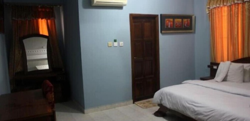 Imagen de la habitación del Hotel His Royal Vico. Foto 5