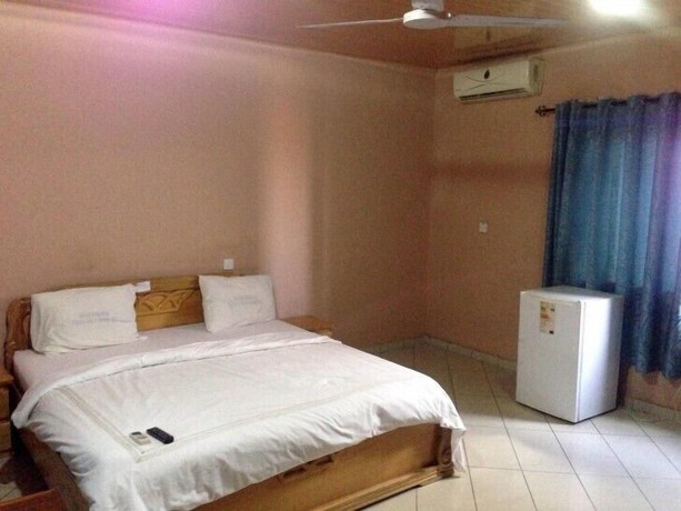 Imagen de la habitación del Hotel His Royal Vico. Foto 10