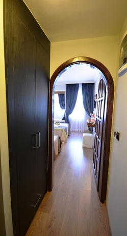 Imagen de la habitación del Hotel Hisar Holiday Club. Foto 11