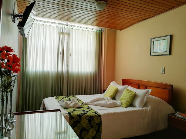 Imagen de la habitación del Hotel Hisca. Foto 7