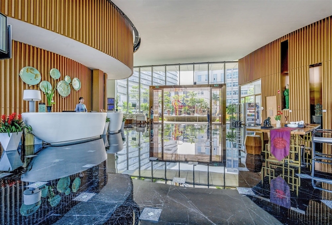 Imagen de los interiores del Hotel Hisilk Artwork Center Fliport Coso. Foto 16
