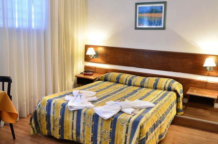 Imagen de la habitación del Hotel Hispano, Montevideo. Foto 13