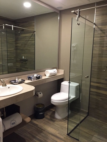 Imagen de la habitación del Hotel Histórico Central Boutique. Foto 7