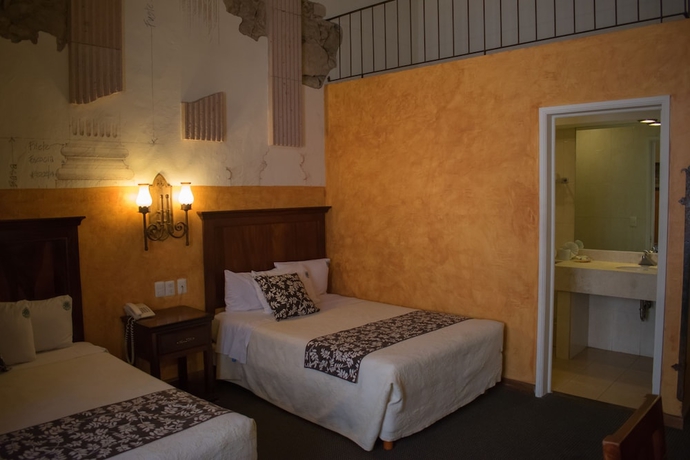 Imagen de la habitación del Hotel Historia. Foto 7