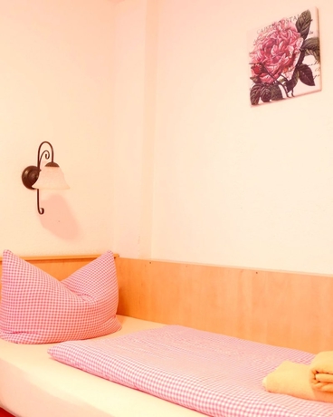 Imagen de la habitación del Hotel Historisches Weinrestaurant Zum Gr&uuml;nen Kranz. Foto 4