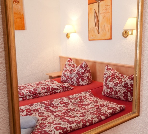 Imagen de la habitación del Hotel Historisches Weinrestaurant Zum Gr&uuml;nen Kranz. Foto 13