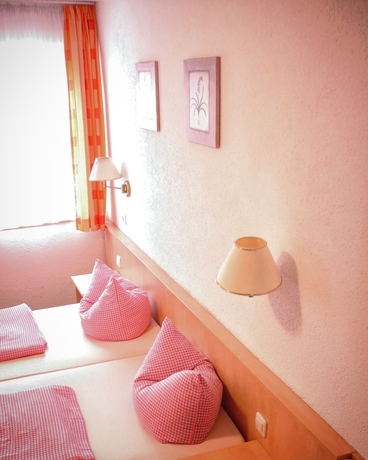 Imagen de la habitación del Hotel Historisches Weinrestaurant Zum Gr&uuml;nen Kranz. Foto 14