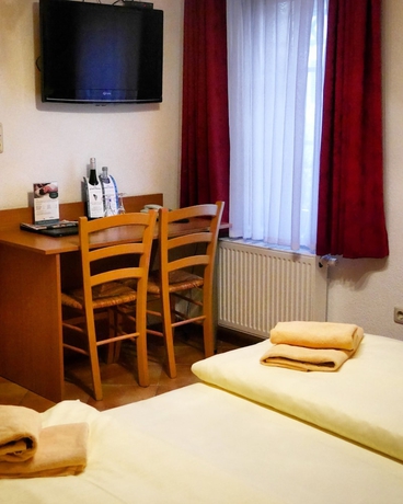 Imagen de la habitación del Hotel Historisches Weinrestaurant Zum Gr&uuml;nen Kranz. Foto 18