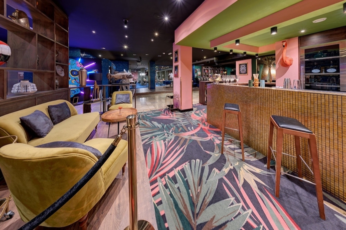 Imagen del bar/restaurante del Hotel Hit the Sky. Foto 3