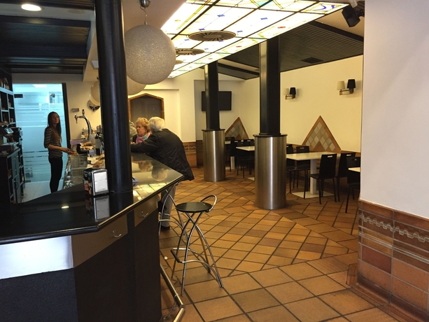 Imagen del bar/restaurante del Hotel Hito. Foto 5