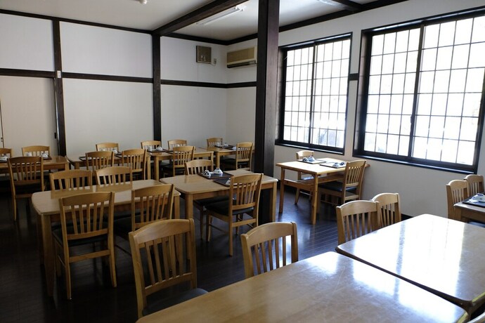 Imagen del bar/restaurante del Hotel Hiyoshi Forest Resort Yamanoie. Foto 18