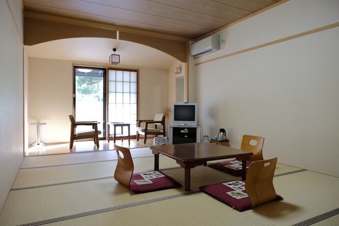 Imagen general del Hotel Hiyoshi Forest Resort Yamanoie. Foto 11