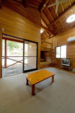 Imagen de la habitación del Hotel Hiyoshi Forest Resort Yamanoie. Foto 20