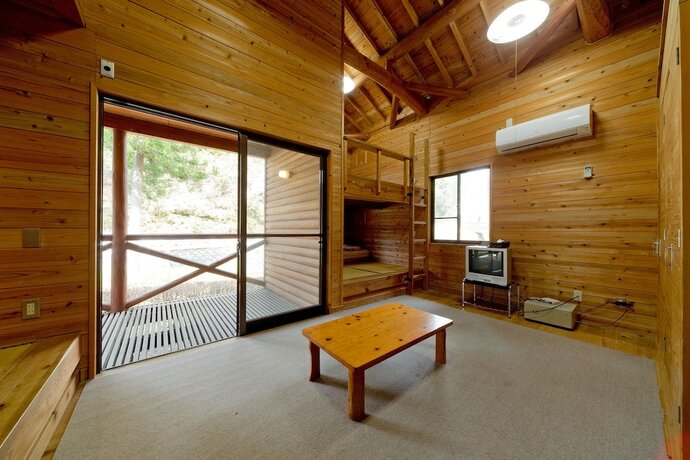 Imagen de la habitación del Hotel Hiyoshi Forest Resort Yamanoie. Foto 33