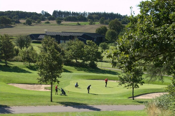 Imagen general del Hotel Hjarb&aelig;k Fjord Golfcenter. Foto 8