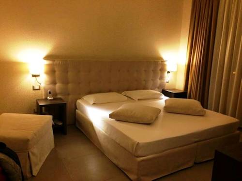 Imagen de la habitación del Hotel Hll Lungolago Lecco. Foto 6