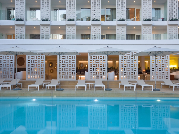 Imagen de la piscina del Hotel Hm Balanguera Beach- Adults Only. Foto 16