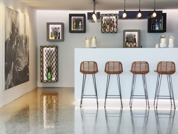 Imagen del bar/restaurante del Hotel Hm Balanguera Beach- Adults Only. Foto 4