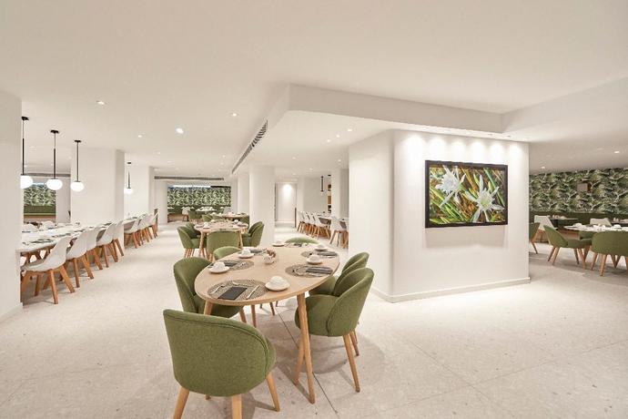 Imagen del bar/restaurante del Hotel Hm Dunas Blancas. Foto 4