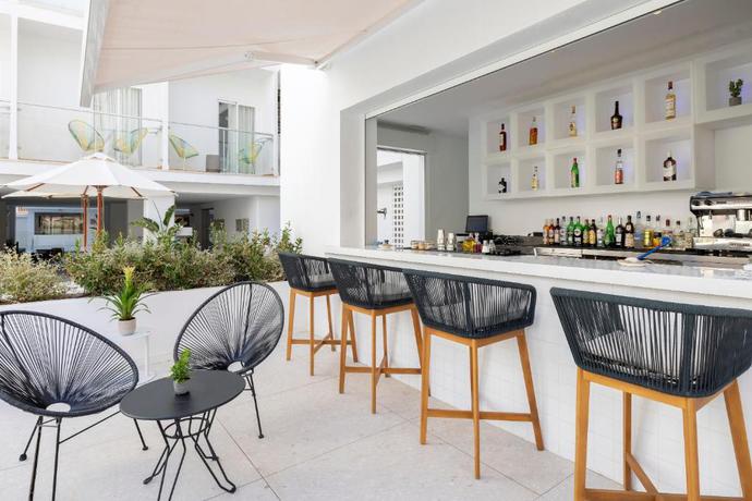 Imagen del bar/restaurante del Hotel Hm Dunas Blancas. Foto 6