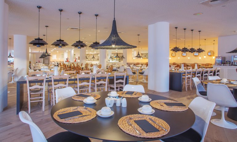 Imagen del bar/restaurante del Hotel Hm Gran Fiesta. Foto 10